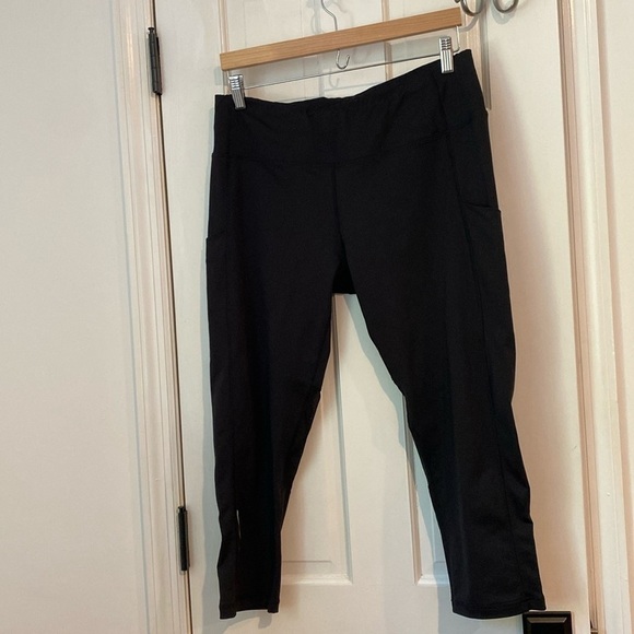 Orangetheory Pants - Orange theory black cropped leggings size XL